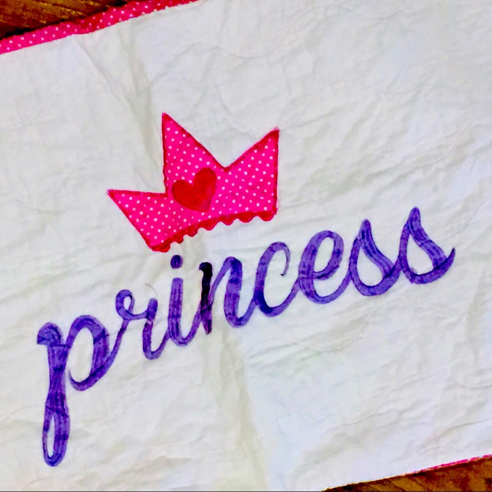 Princess crown tiara pillow case - birthday queen bedroom - pink polka d…